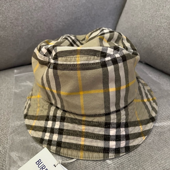 NEW Burberry Archive Classic Neutral Check Print Cotton Bucket Hat in Hunter - Picture 1 of 10